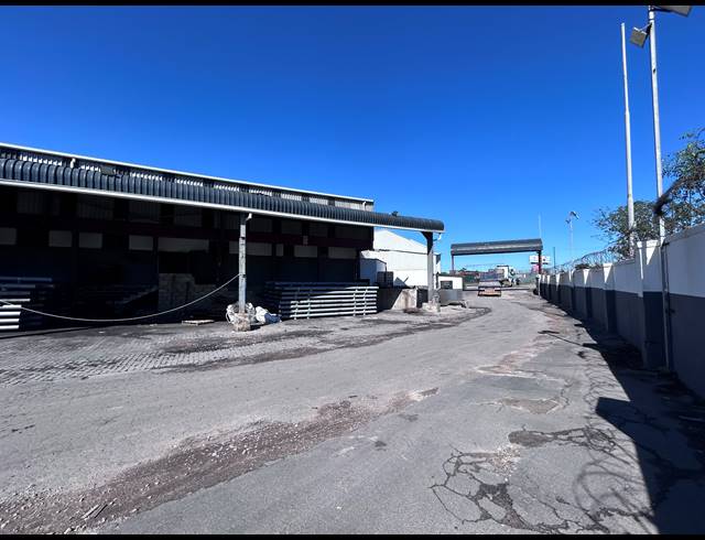 7,618M² WAREHOUSE FOR SALE IN MOBENI